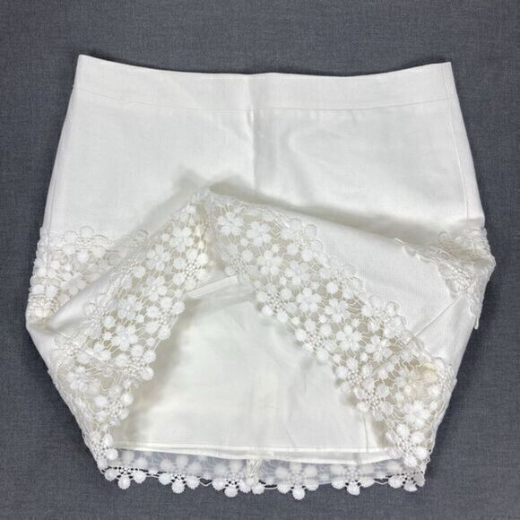J. Crew Pencil Mini Skirt Women Size 2 White Daisy Floral Lace Zip Back Bohemian - Picture 4 of 12